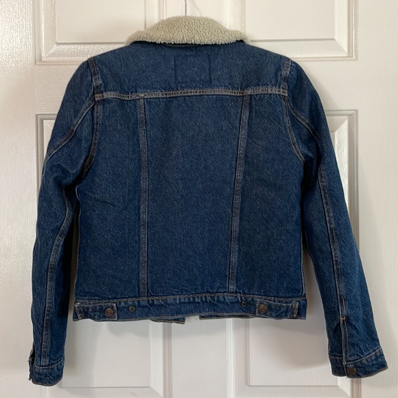 Levi’s Denim Sherpa-Lined Jean Jacket - Picture 6 of 7